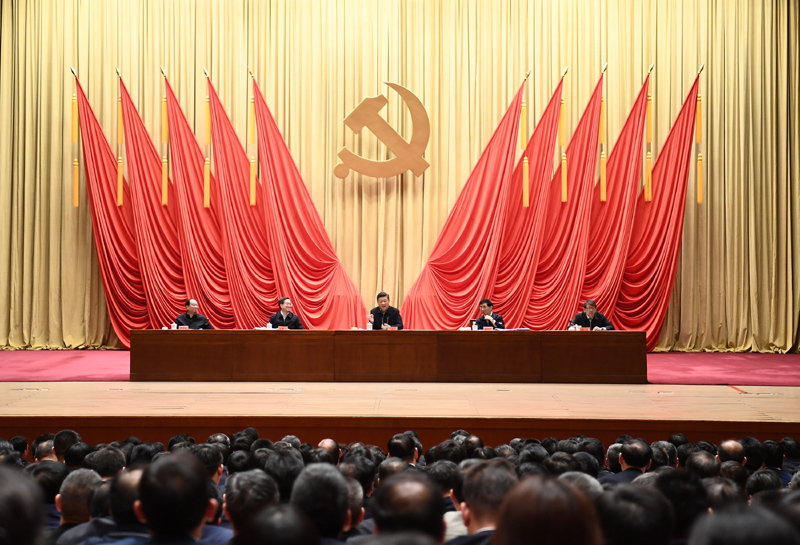 3月1日，2019年春季學(xué)期中央黨校（國(guó)家行政學(xué)院）中青年干部培訓(xùn)班在中央黨校開班。中共中央總書記、國(guó)家主席、中央軍委主席習(xí)近平在開班式上發(fā)表重要講話。